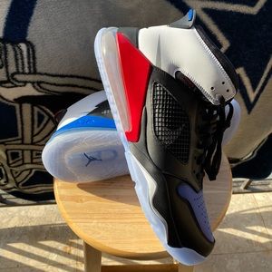 Nike Jordan Mars 270